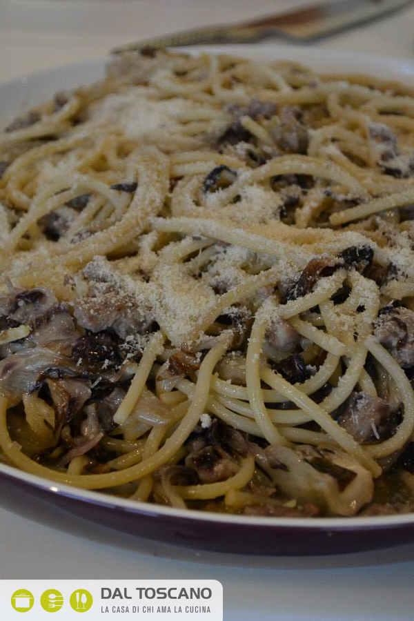 ricetta Spaghetti con radicchio rosso e salsiccia su crema di lenticchie Gianfranco Allari