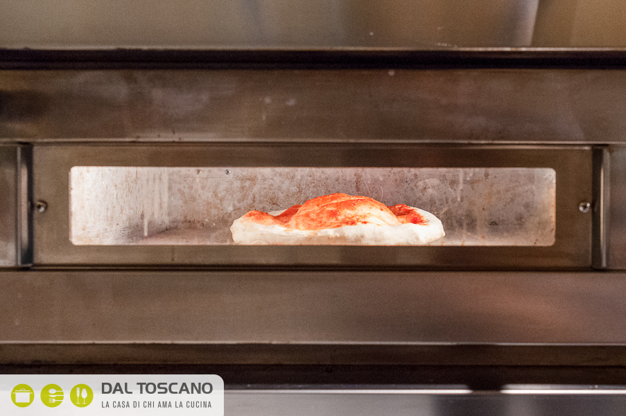 cuocere pizza napoletana in forno